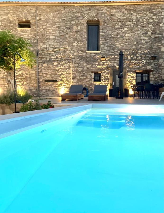 The Backyard Villa Eva Exterior photo